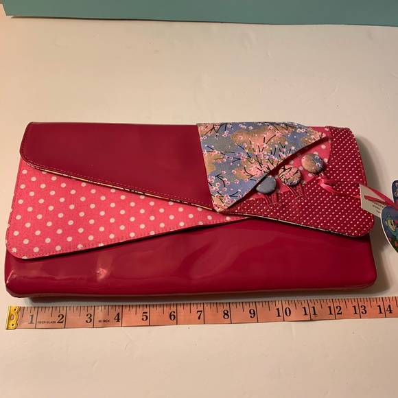 Irregular Choice Flick Flack Womens New Hand Clutch Bag Fuchsia Blossom - Picture 6 of 9